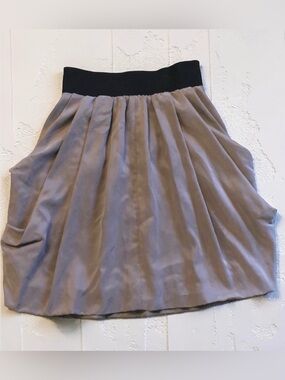 H&M Taupe Gray Bubble Skirt with Black Waistband